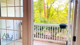 270 Riverbend Dr in Charlottesville, VA - Building Photo