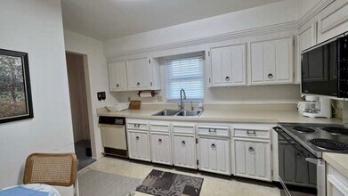 701 Poinsettia Rd in Belleair, FL - Building Photo - Building Photo