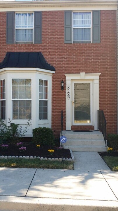 8229 Shooting Star Ln in Laurel, MD - Building Photo