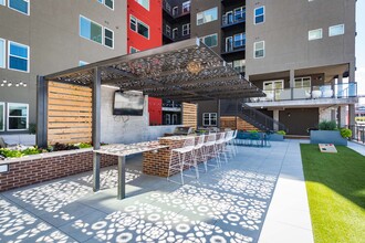 Canvas on Blake in Denver, CO - Building Photo - Building Photo