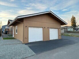 3725 Randolph St, Unit Randolph Steet Unit A in Anchorage, AK - Foto de edificio - Building Photo