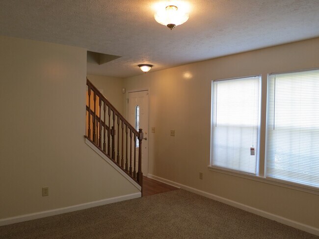 5902 Bowie Ln in Indianapolis, IN - Building Photo - Building Photo