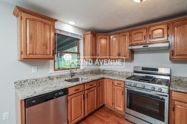 564 Carnival Dr in Pittsburgh, PA - Building Photo - Building Photo