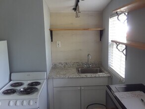 5841 Mariposa Dr in Holiday, FL - Building Photo - Building Photo