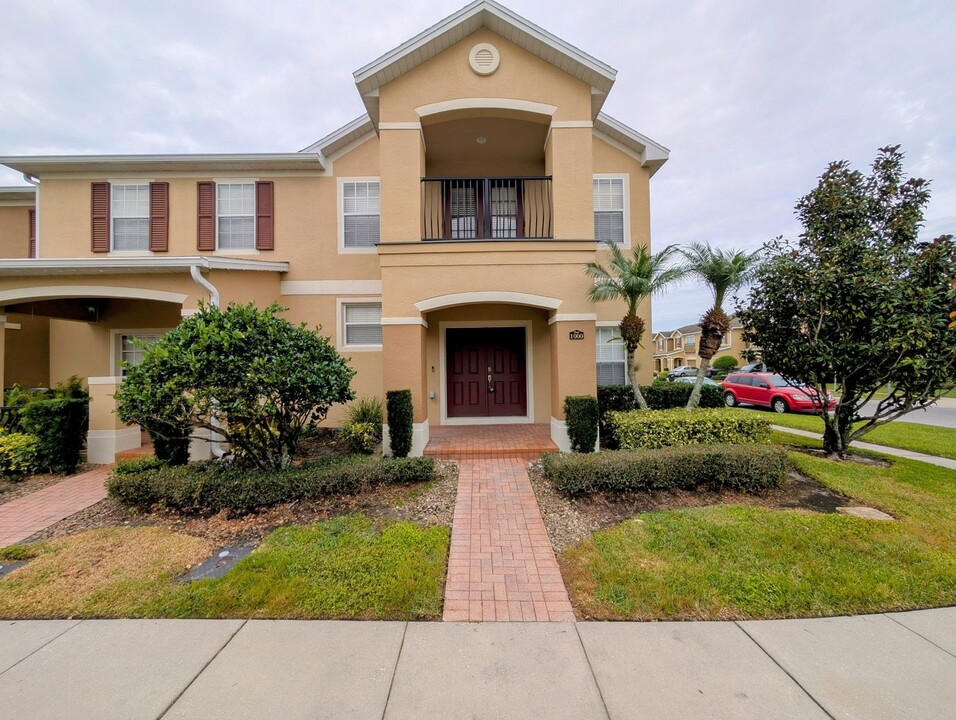 1000 Honey Blossom Dr in Orlando, FL - Building Photo