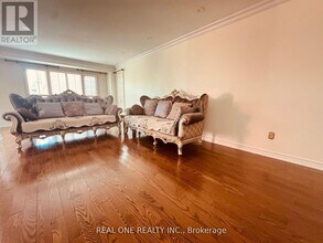 3 Elmsley Dr in Richmond Hill, ON - Building Photo - Building Photo