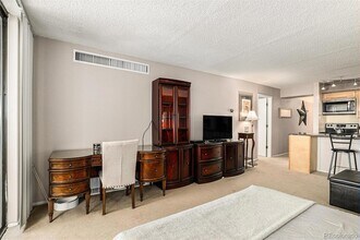 1020 15th St, Unit 17M in Denver, CO - Building Photo - Building Photo