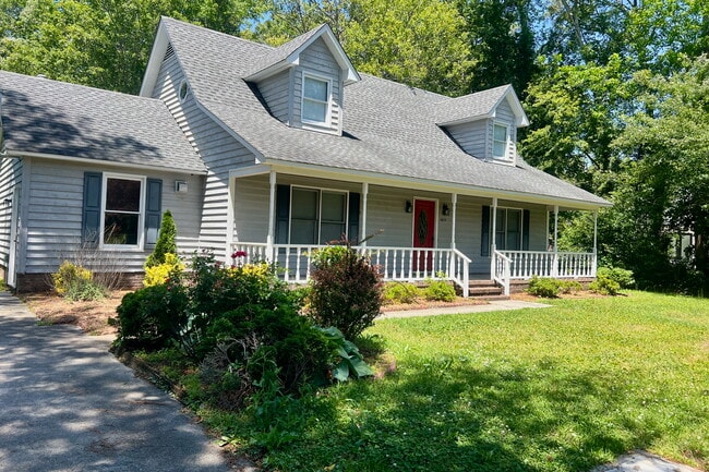 4614 Masonboro Loop Rd in Wilmington, NC - Foto de edificio - Building Photo