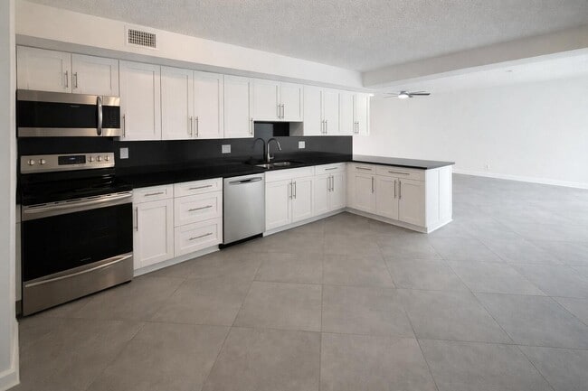 3355 Jaywood Terrace in Boca Raton, FL - Building Photo - Building Photo