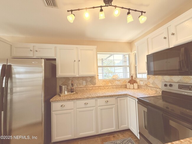 365 Village Dr in St. Augustine, FL - Building Photo - Building Photo