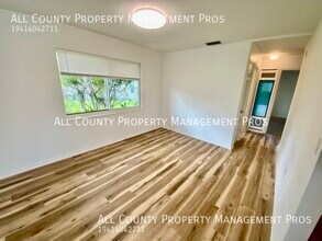 6906 Curtiss Ave in Sarasota, FL - Foto de edificio - Building Photo
