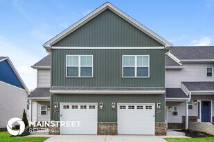 2070 N Sarah Dr in Jeffersonville, IN - Building Photo