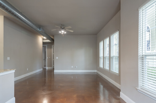 Kings Cove in Kingwood, TX - Foto de edificio - Interior Photo