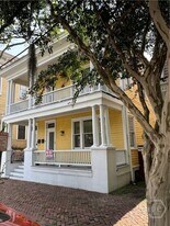 810 Barnard St in Savannah, GA - Building Photo