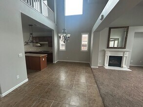 4929 W Pianosa Ave in Visalia, CA - Foto de edificio - Building Photo