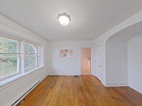 2710 Woodlawn St-Unit -2710 A in Harrisburg, PA - Foto de edificio - Building Photo