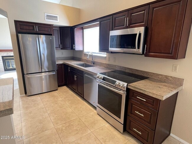 4137 E Nighthawk Wy in Phoenix, AZ - Building Photo - Building Photo