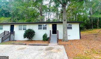 70 Gees Ln in Carrollton, GA - Building Photo