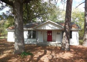 112 Wall St in Oil City, LA - Building Photo