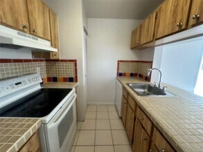9808 Hammocks Blvd in Miami, FL - Building Photo - Building Photo