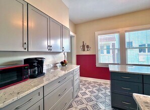 533 Livingston Ave NE in Grand Rapids, MI - Building Photo - Building Photo