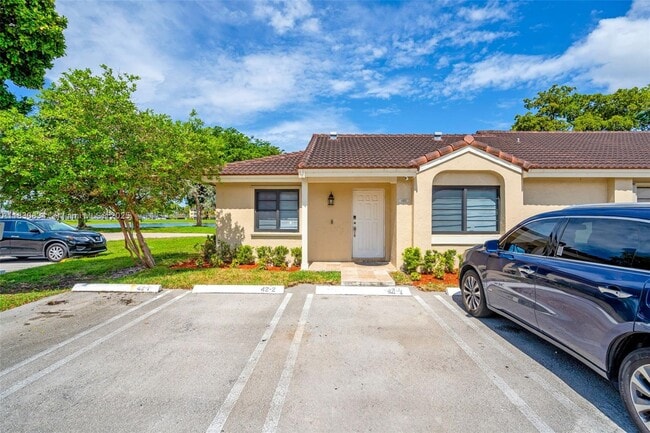 6552 NW 172nd Ln in Hialeah, FL - Building Photo - Building Photo