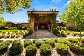 9813 Moon Valley Pl in Las Vegas, NV - Building Photo - Building Photo