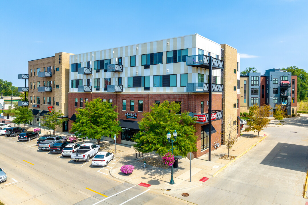 River Place in Cedar Falls, IA - Building Photo