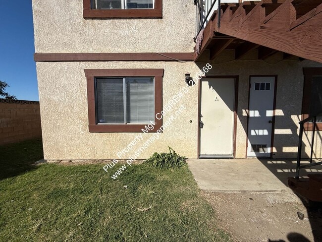 120 E Sunset Ave in Santa Maria, CA - Building Photo - Building Photo