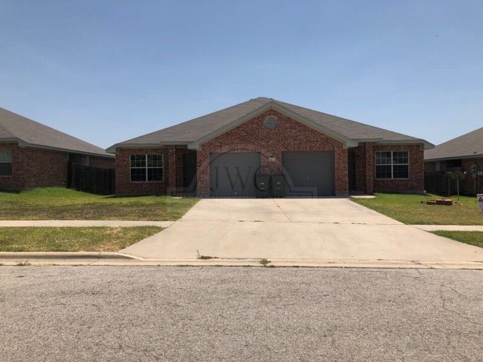 6413 Temora Loop in Killeen, TX - Foto de edificio