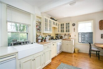 94 Spring St in Newport, RI - Building Photo - Building Photo