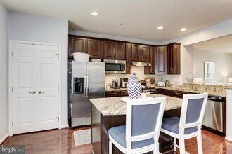 7359 Matchbox Alley in Elkridge, MD - Building Photo - Building Photo