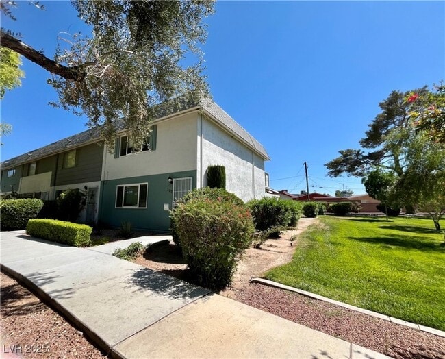 property at 109 Greenbriar Townhouse Way