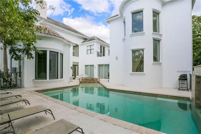 property at 1412 Hemingway Pl