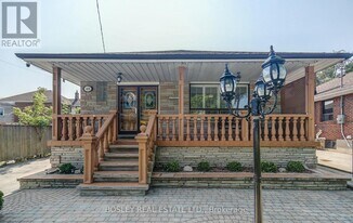 40 Lady Bank Rd in Toronto, ON - Building Photo