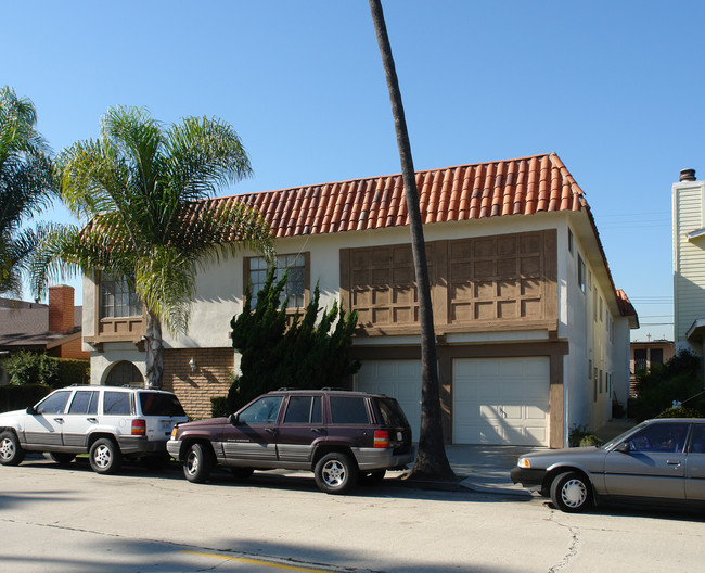 139 6th St in Seal Beach, CA - Building Photo - Building Photo