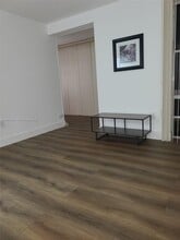 17570 Atlantic Blvd, Unit 501 in Sunny Isles Beach, FL - Foto de edificio - Building Photo