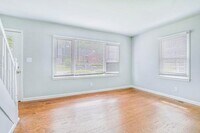 2446 Lynn Iris Dr photo'