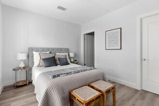 90 Ocean Ave, Unit 211 in Revere, MA - Building Photo - Building Photo