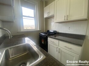 1175 Boylston St, Unit 24 in Boston, MA - Foto de edificio - Building Photo