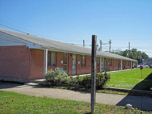 407 E Washington St in Shelbyville, IN - Building Photo