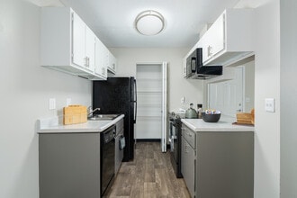 ReNew Cross Creek in St. Louis, MO - Foto de edificio - Interior Photo