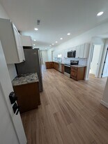 107 W Washington St in Exira, IA - Building Photo