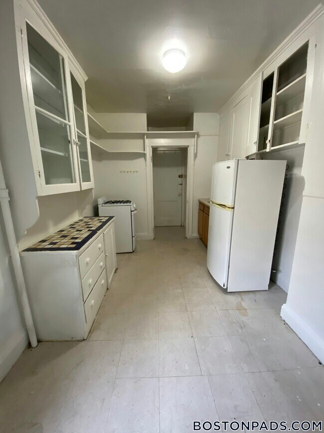 1638 Commonwealth Ave in Boston, MA - Building Photo - Building Photo