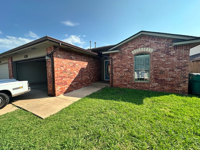 property at 2614 Silvertree Dr