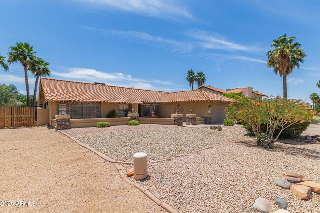 6073 E Beck Ln in Scottsdale, AZ - Building Photo - Building Photo