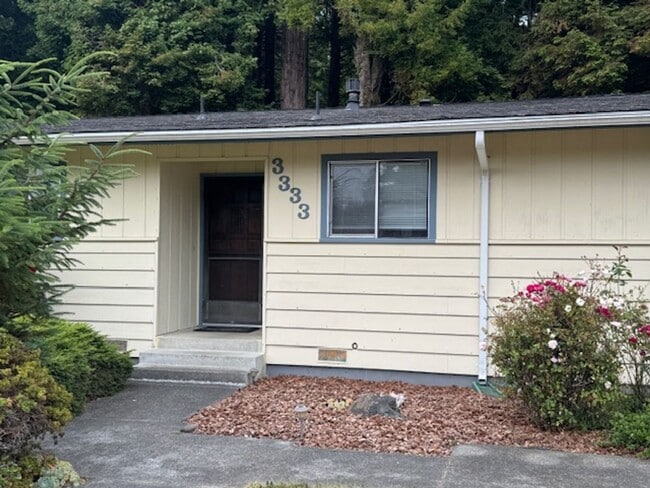 3333 Lucia Ave in Eureka, CA - Building Photo - Building Photo