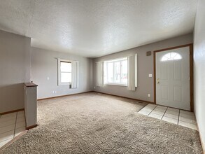 2388 Martin Dr in Dubuque, IA - Building Photo - Building Photo