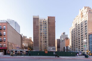 260 E 72nd St in New York, NY - Building Photo