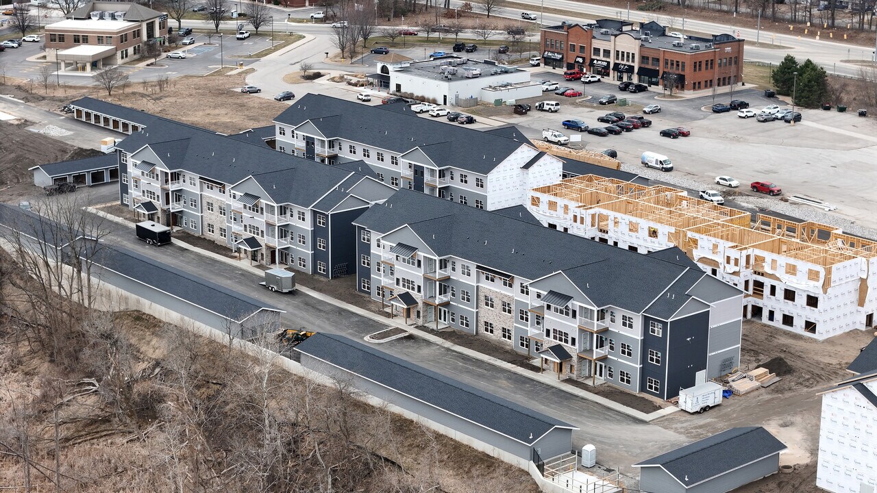 Mona Shores Flats in Norton Shores, MI - Foto de edificio
